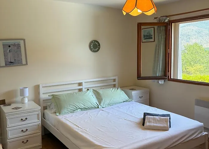 Vacation With Pool Quillan