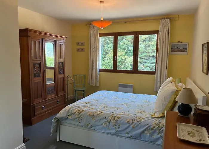 Vacation With Pool Villa Quillan